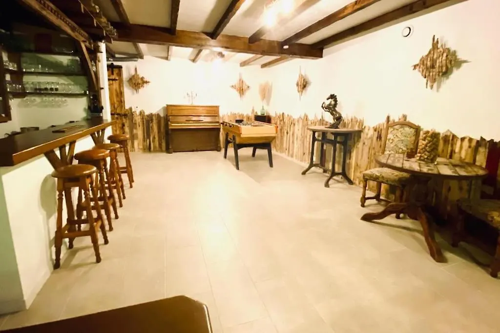 Maison Avec Piscine Interieure Chauffee A 10Min De Biarritz Ahetze France